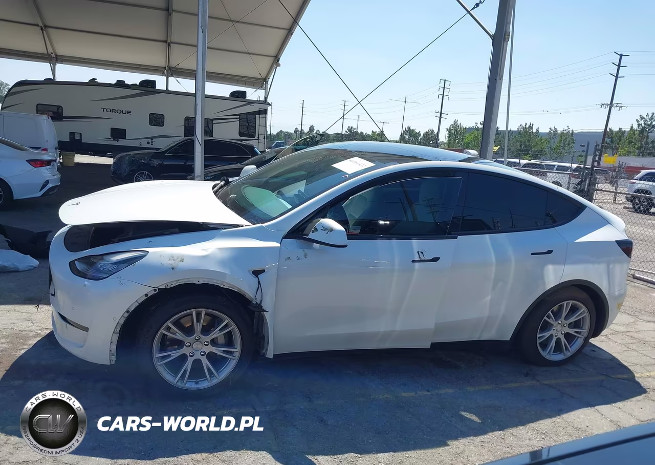 2022 Tesla Model Y Long Range VIN:7SAYGDEE0NF353733 - 13