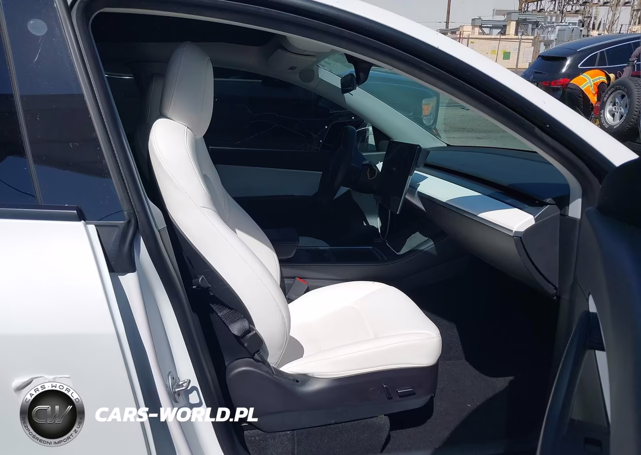2022 Tesla Model Y Long Range VIN:7SAYGDEE0NF353733 - 5