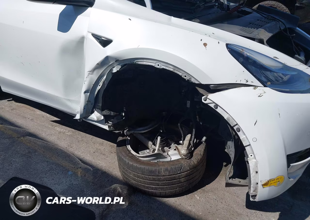 2022 Tesla Model Y Long Range VIN:7SAYGDEE0NF353733 - 6
