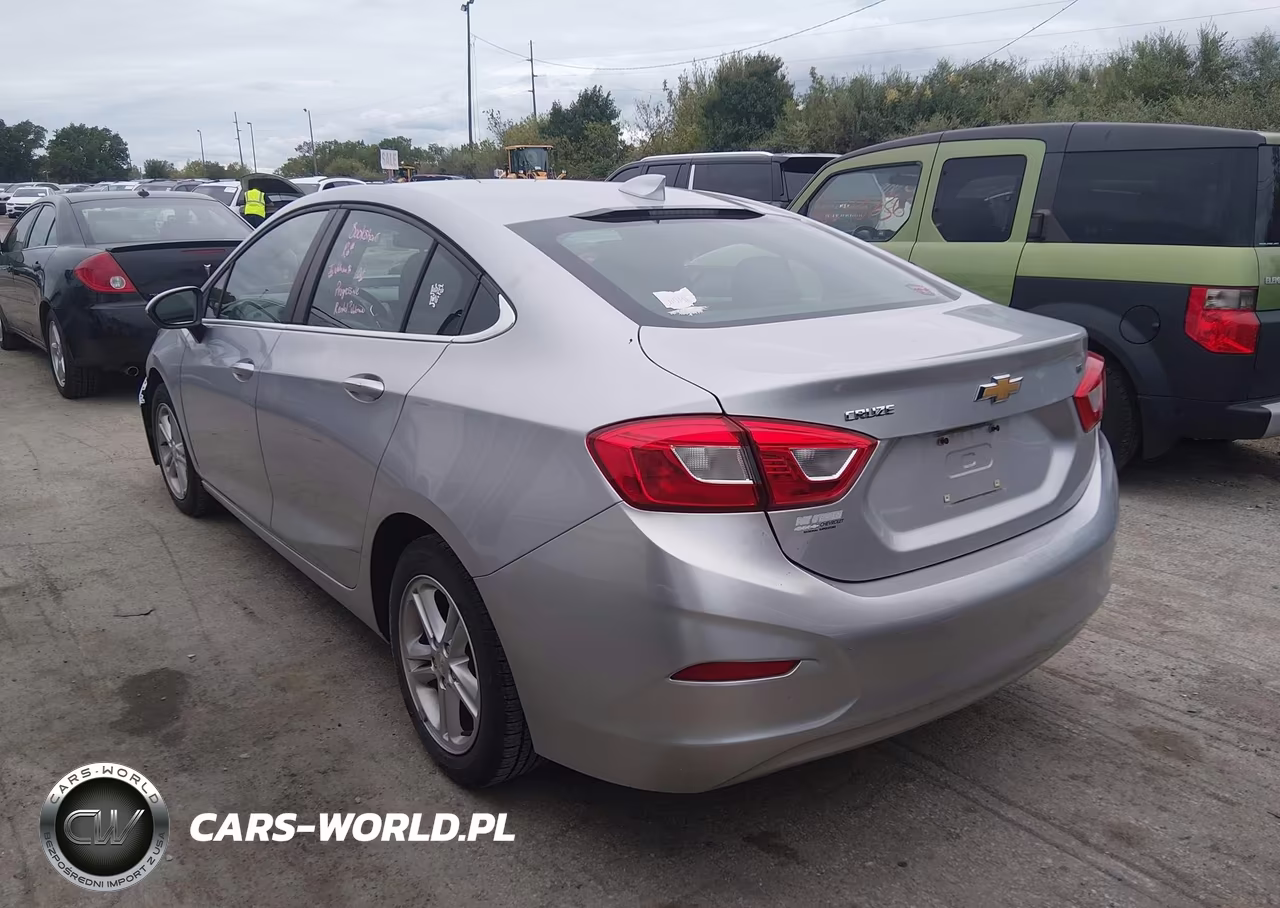 2018 Chevrolet Cruze Lt Auto VIN:1G1BE5SM1J7174152 - 3