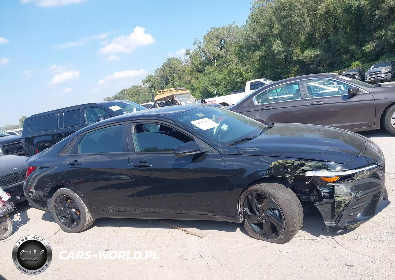 2026 Hyundai Elantra Sel Sport VIN:KMHLM4DG9TU237479 - 13