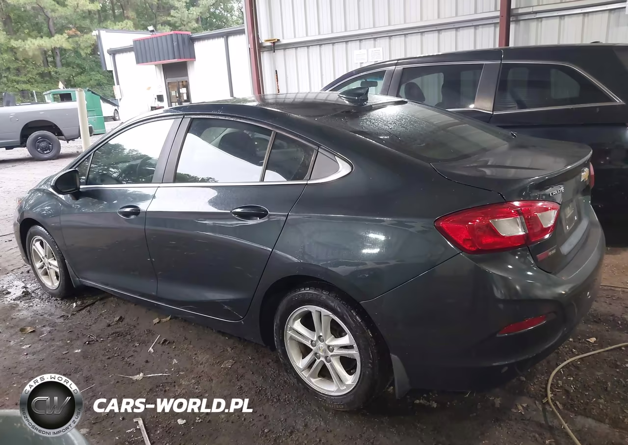 2018 Chevrolet Cruze Lt Auto VIN:1G1BE5SM1J7224841 - 3