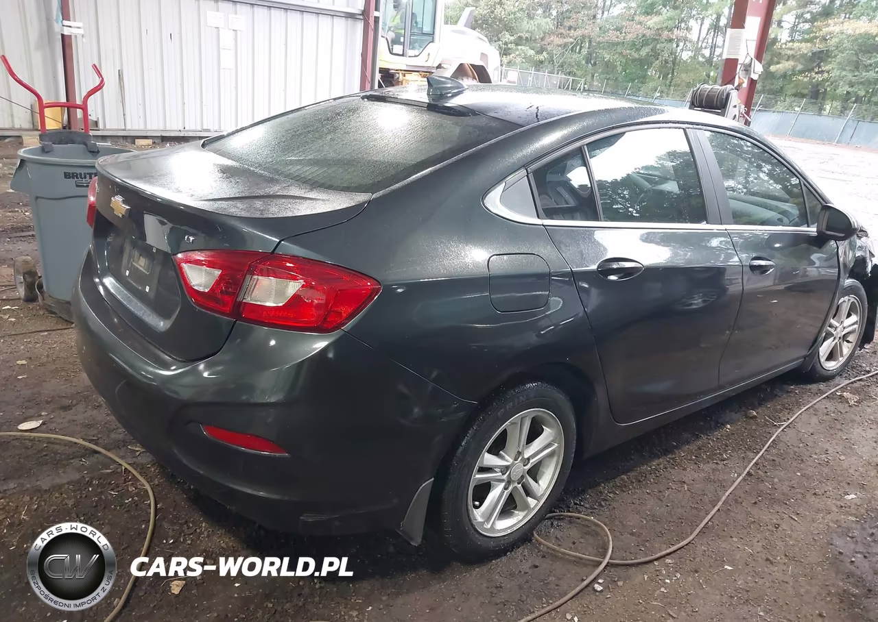 2018 Chevrolet Cruze Lt Auto VIN:1G1BE5SM1J7224841 - 4