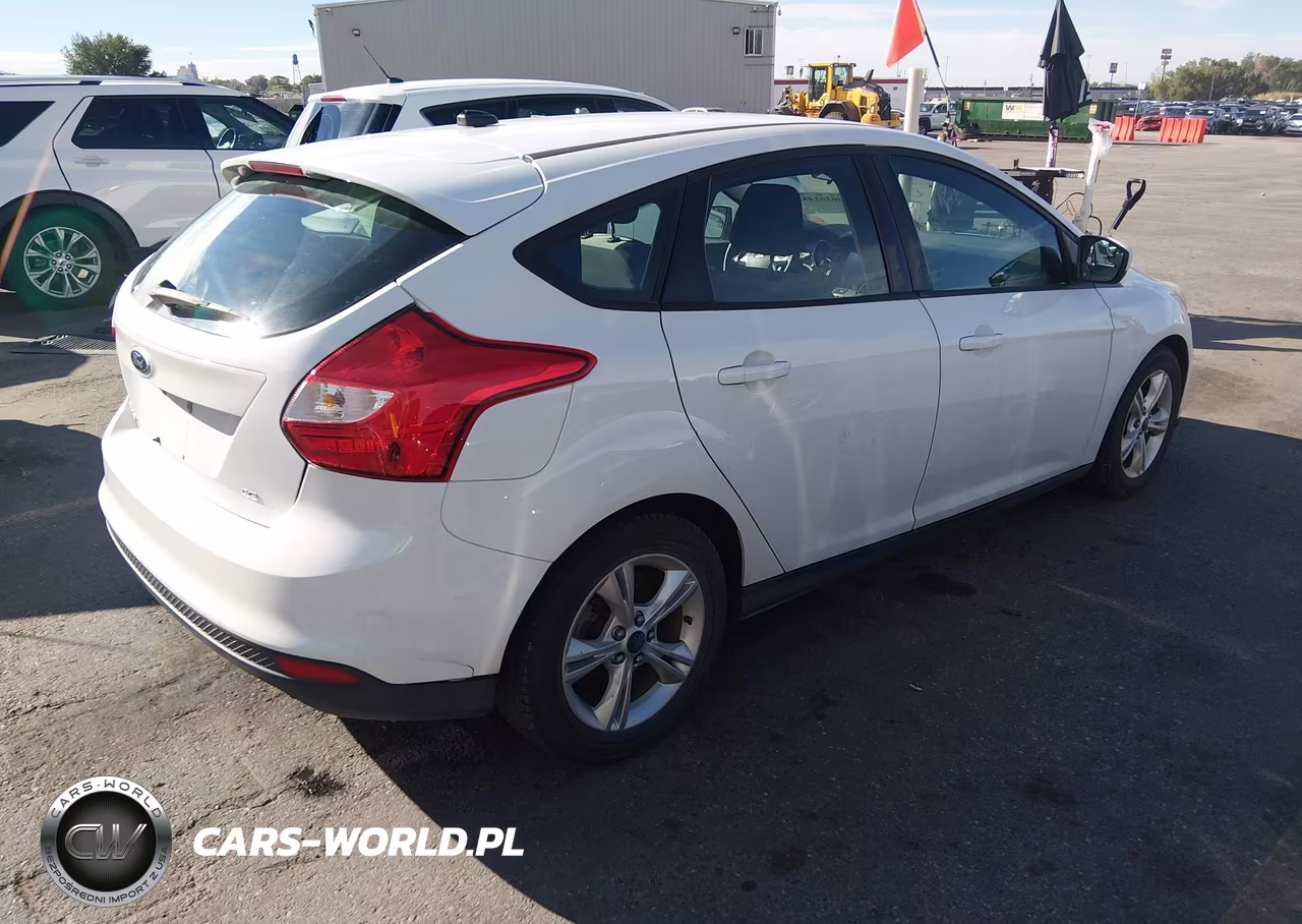 2012 Ford Focus Se VIN:1FAHP3K20CL347867 - 4