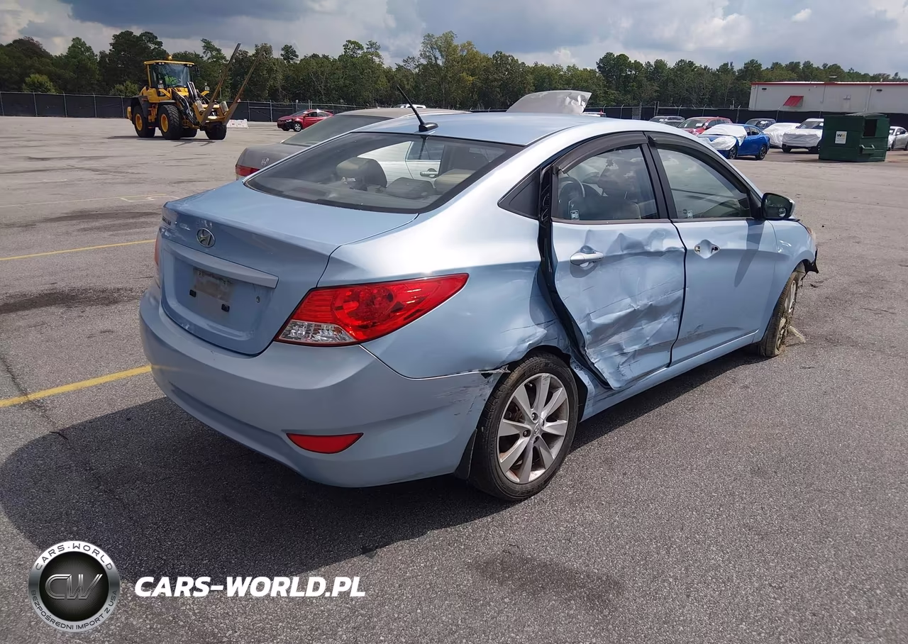 2013 Hyundai Accent Gls VIN:KMHCU4AEXDU434861 - 4