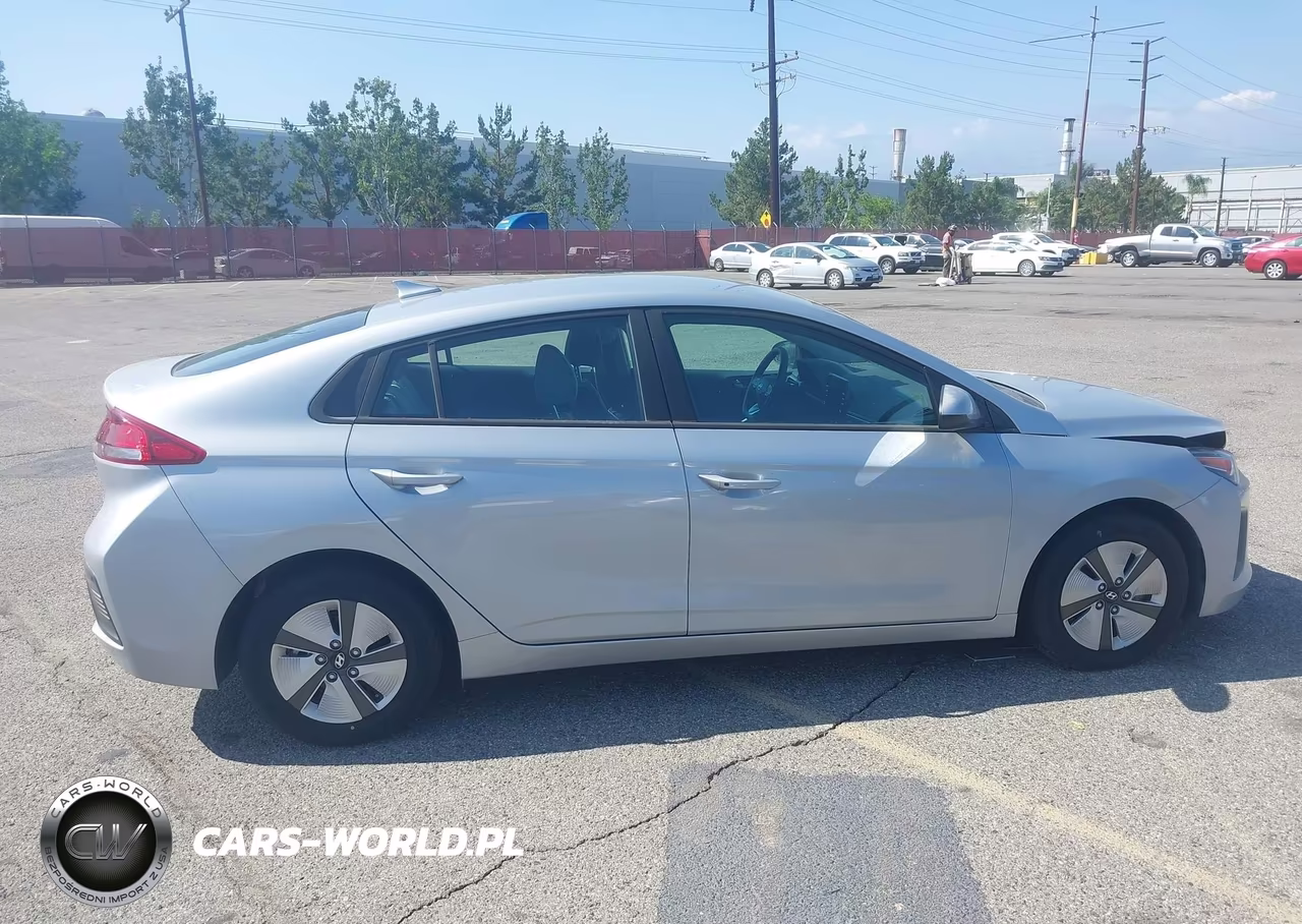 2021 Hyundai Ioniq Hybrid Blue VIN:KMHC65LC1MU247469 - 13
