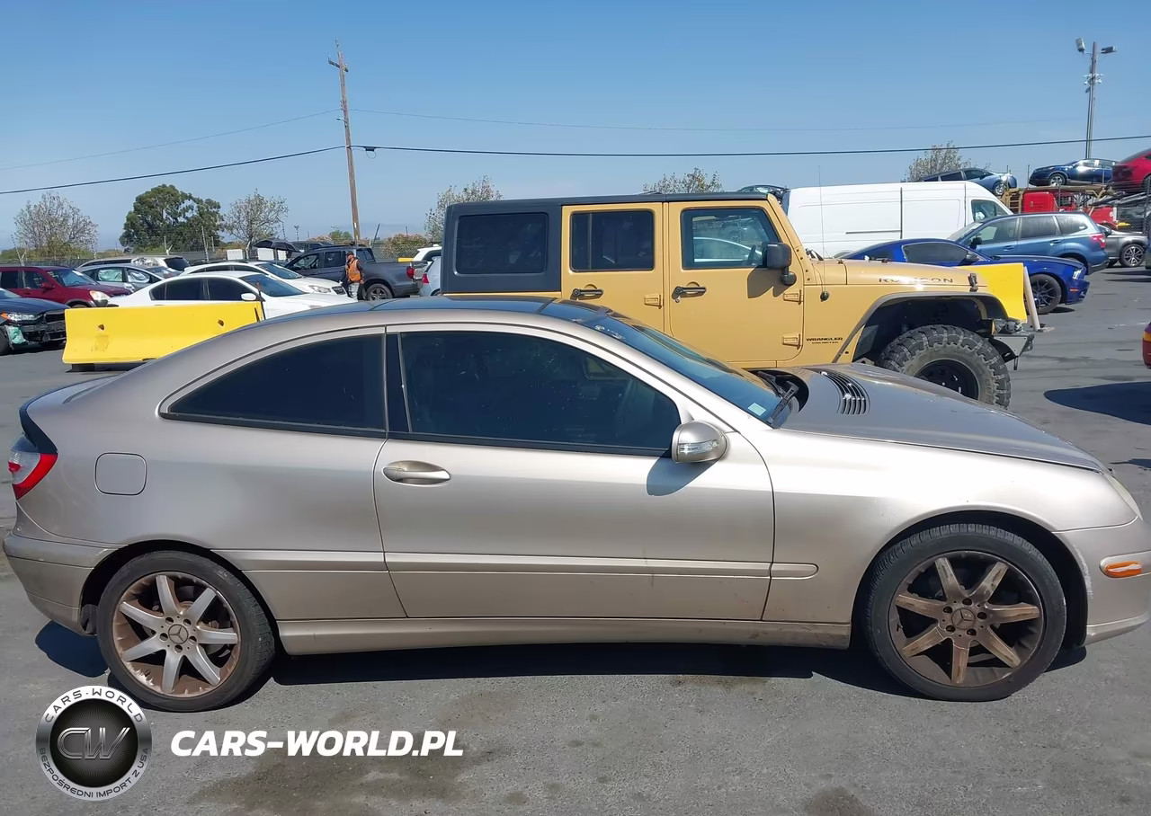 2005 Mercedes-Benz C 230 Kompressor Sport VIN:WDBRN40J65A668071 - 13
