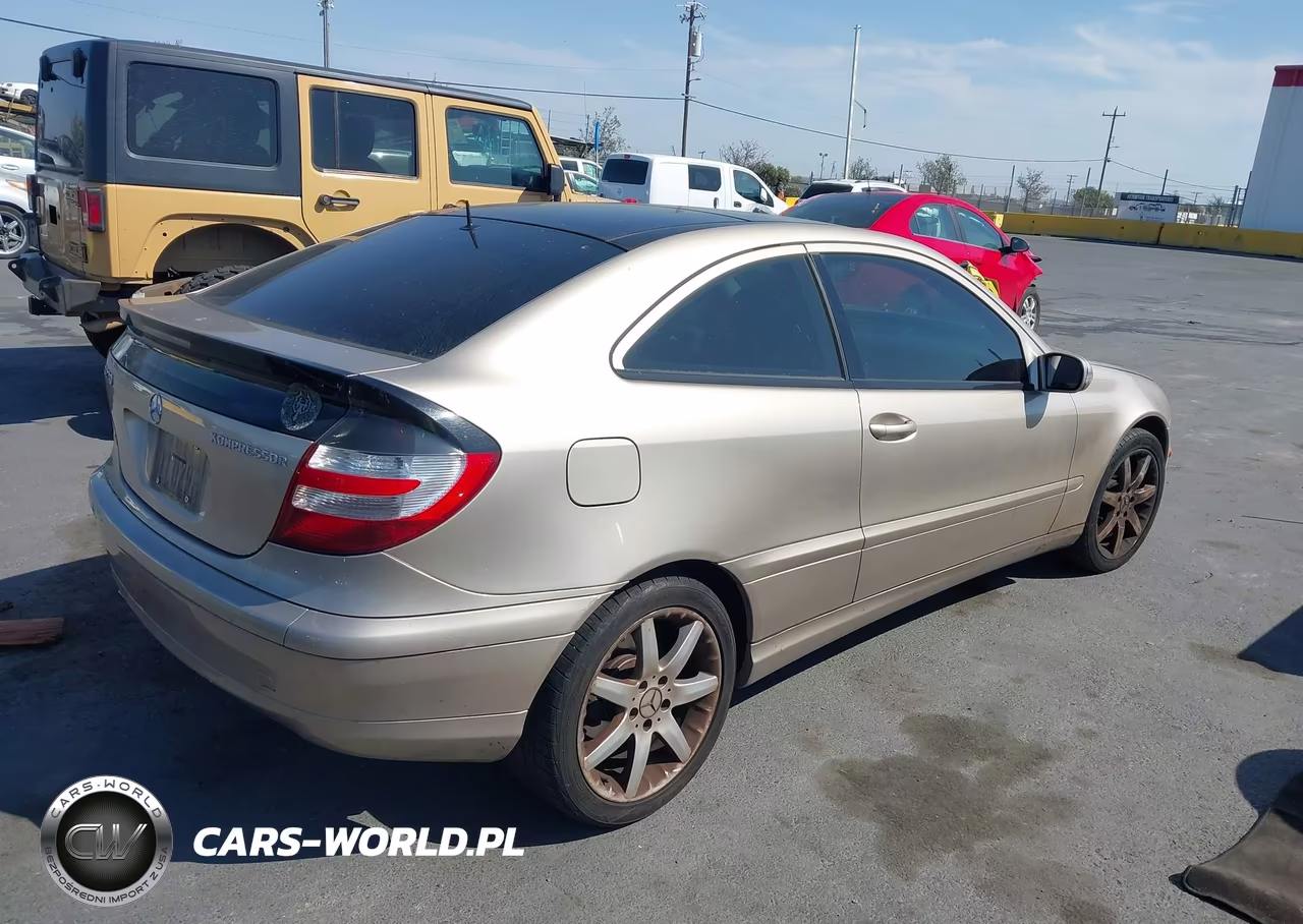 2005 Mercedes-Benz C 230 Kompressor Sport VIN:WDBRN40J65A668071 - 4