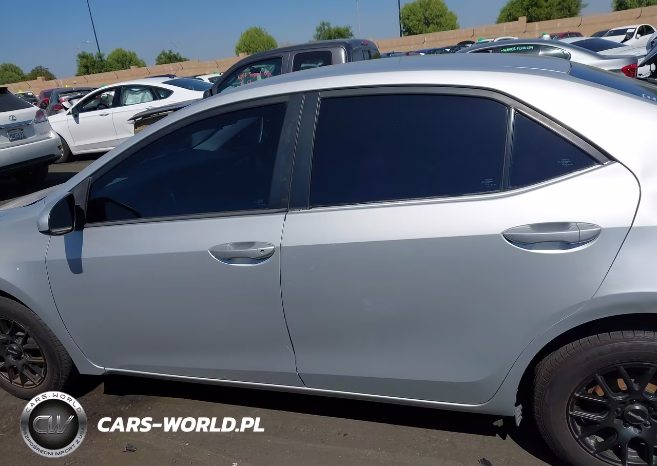 2015 Toyota Corolla L VIN:5YFBURHE4FP189624 - 15