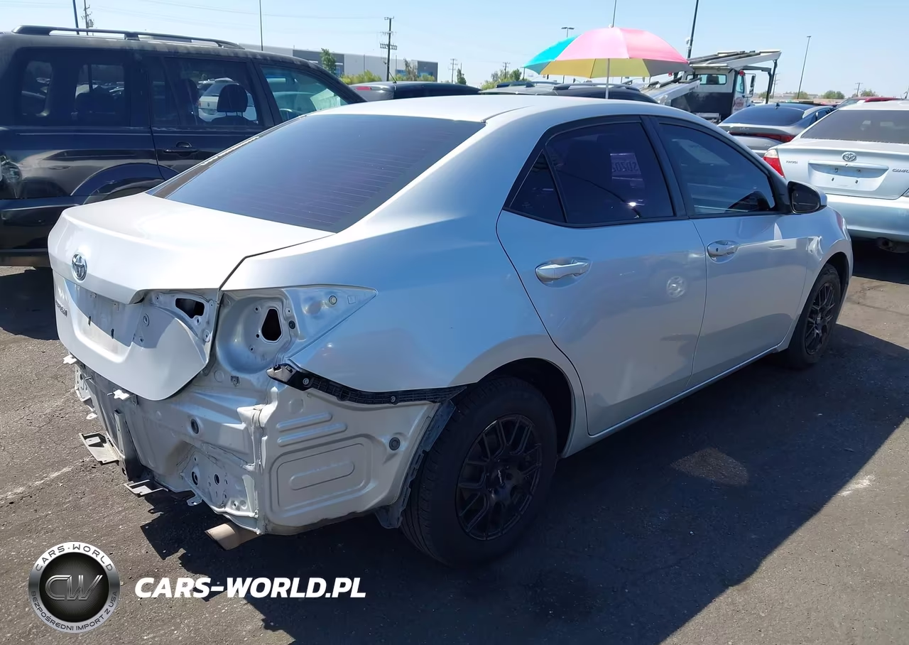 2015 Toyota Corolla L VIN:5YFBURHE4FP189624 - 4