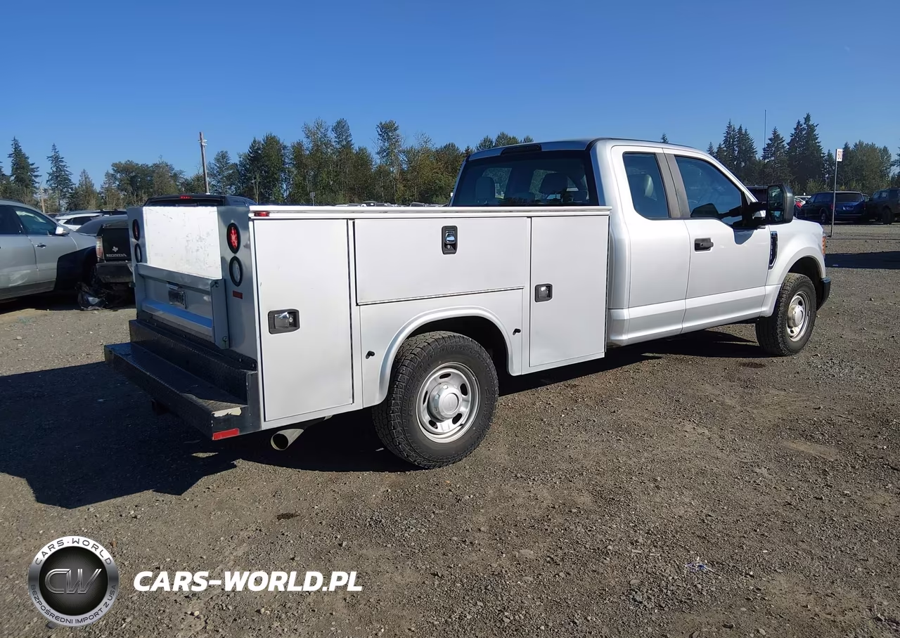 2017 Ford F-350 Xl VIN:1FD8X3A68HEE09926 - 4