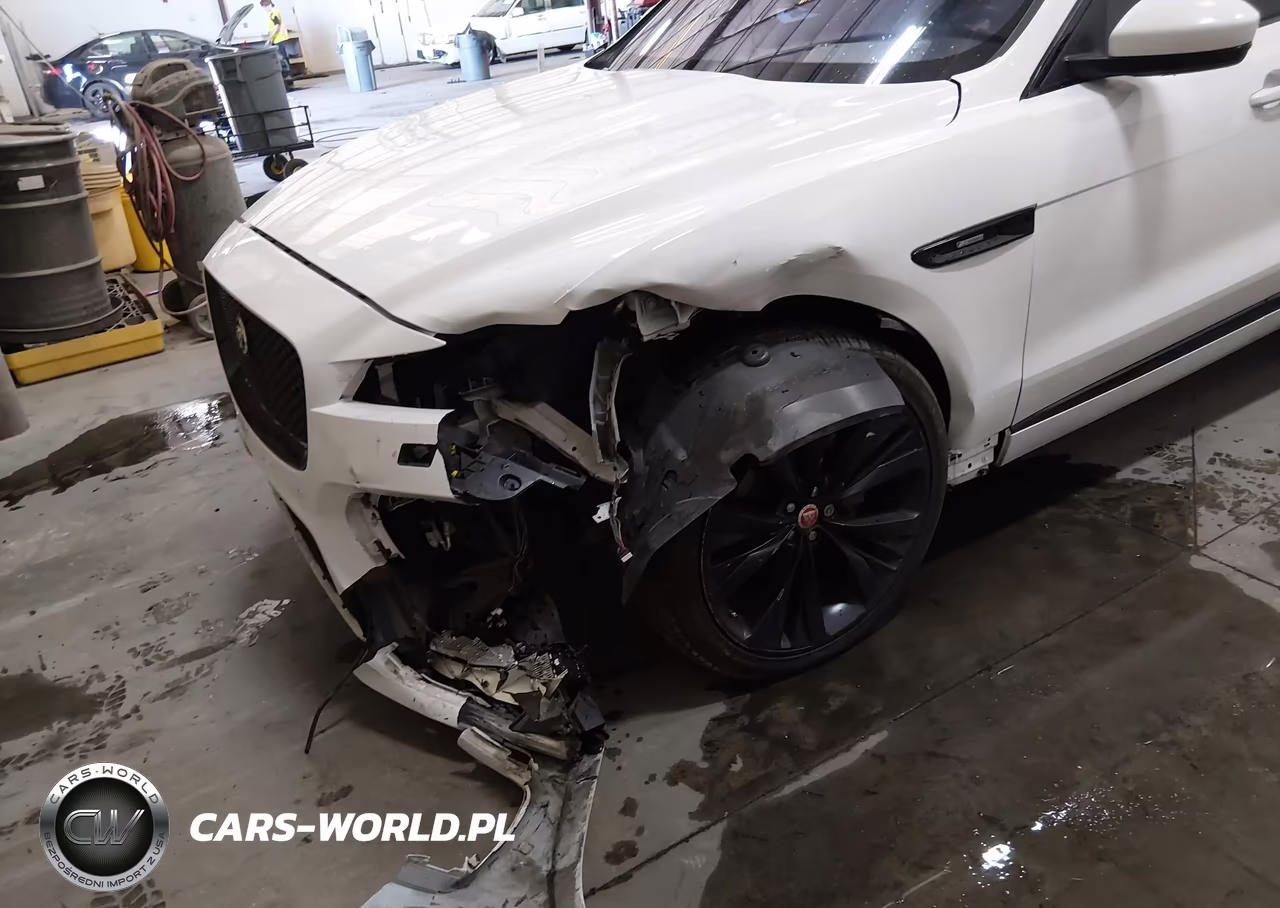 2018 Jaguar F-Pace 25T R-Sport VIN:SADCL2FX6JA249729 - 6