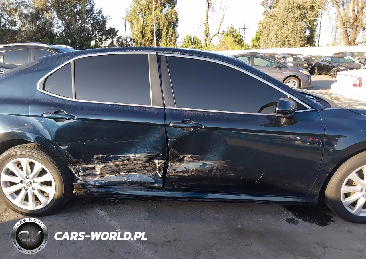 2018 Toyota Camry Le VIN:JTNB11HK9J3041126 - 13