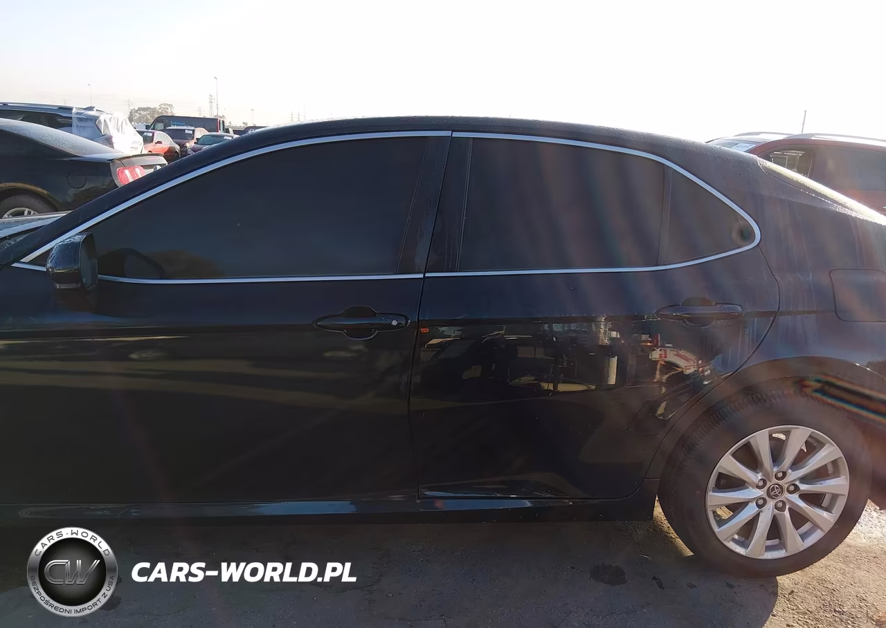 2018 Toyota Camry Le VIN:JTNB11HK9J3041126 - 14