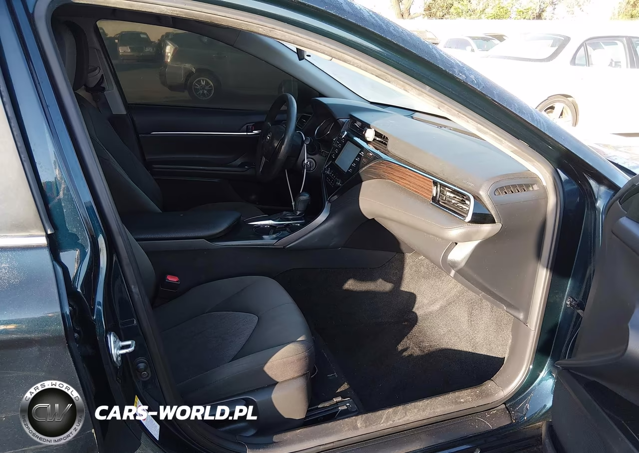 2018 Toyota Camry Le VIN:JTNB11HK9J3041126 - 5