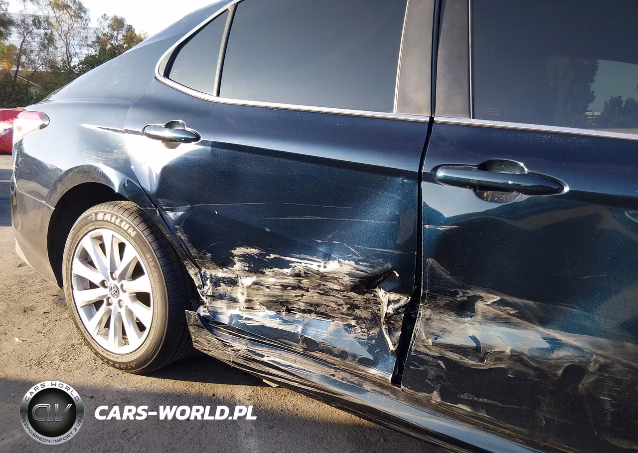 2018 Toyota Camry Le VIN:JTNB11HK9J3041126 - 6