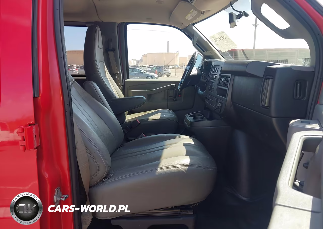 2018 Chevrolet Express 3500 Ls VIN:1GAZGNFG5J1259821 - 5