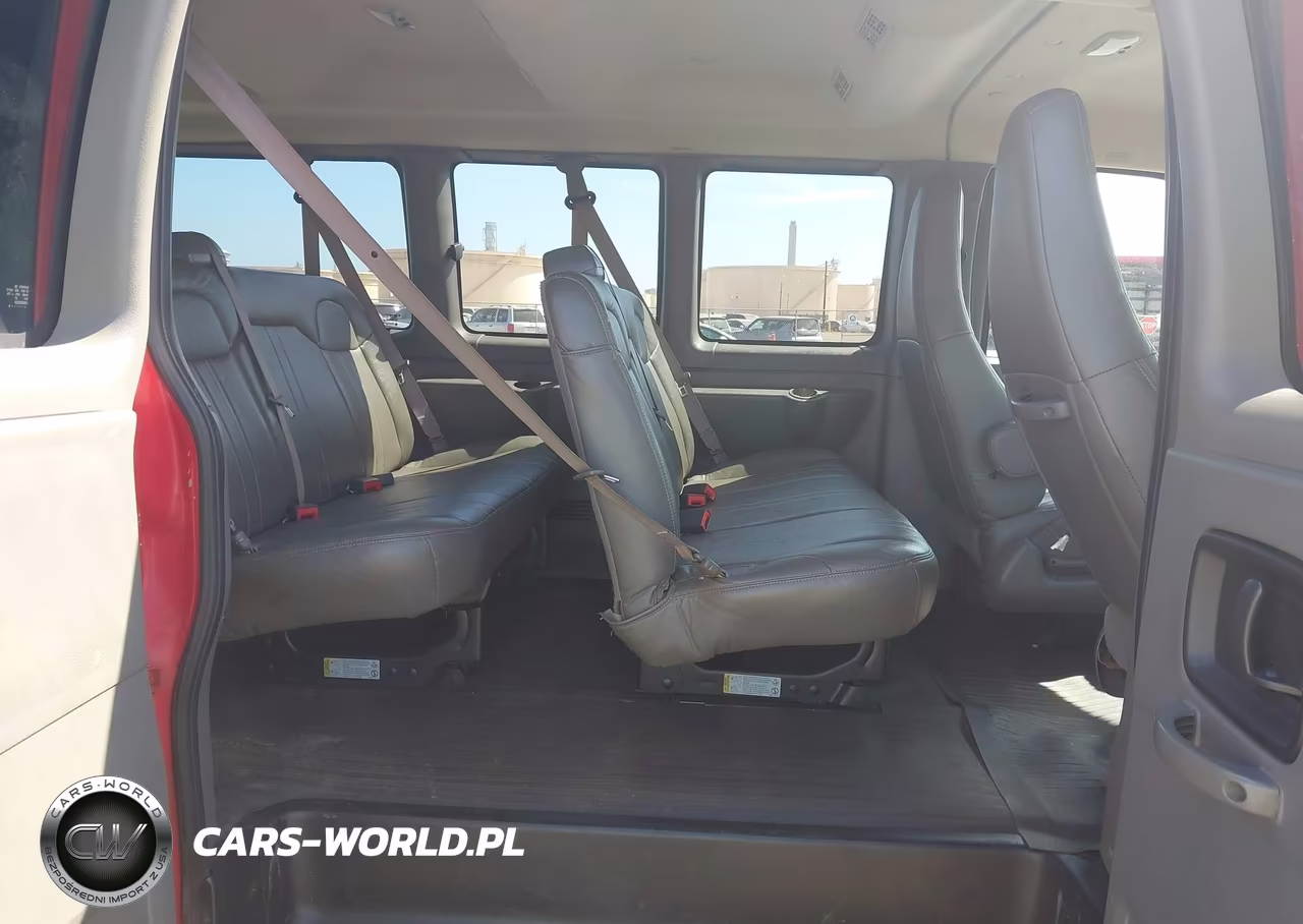 2018 Chevrolet Express 3500 Ls VIN:1GAZGNFG5J1259821 - 8
