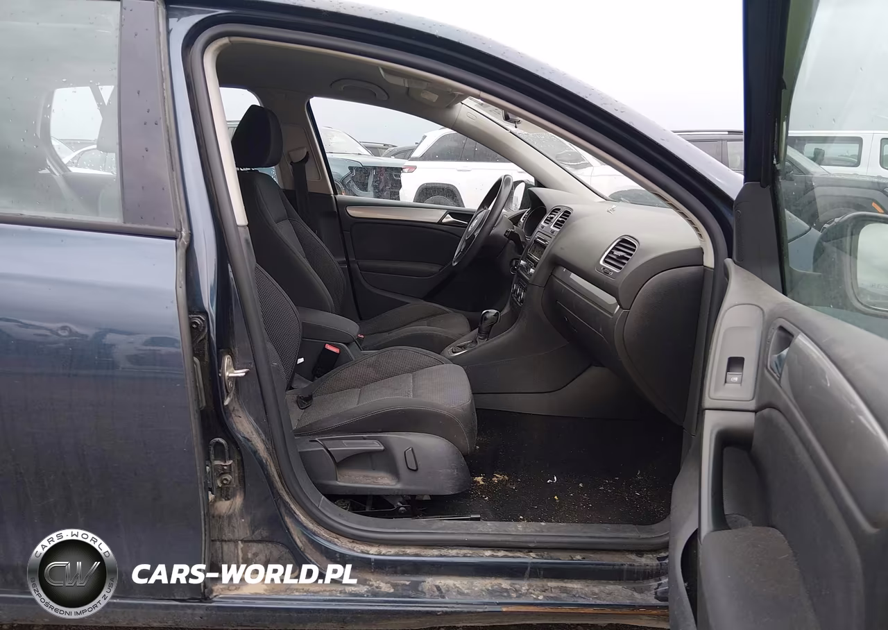 2013 Volkswagen Golf 2.5L 4-Door VIN:WVWDB7AJXDW084245 - 5
