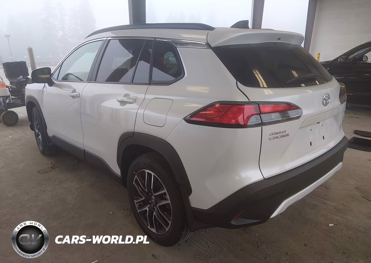 2026 Toyota Corolla Cross Xle VIN:7MUDAABG9TV176499 - 3