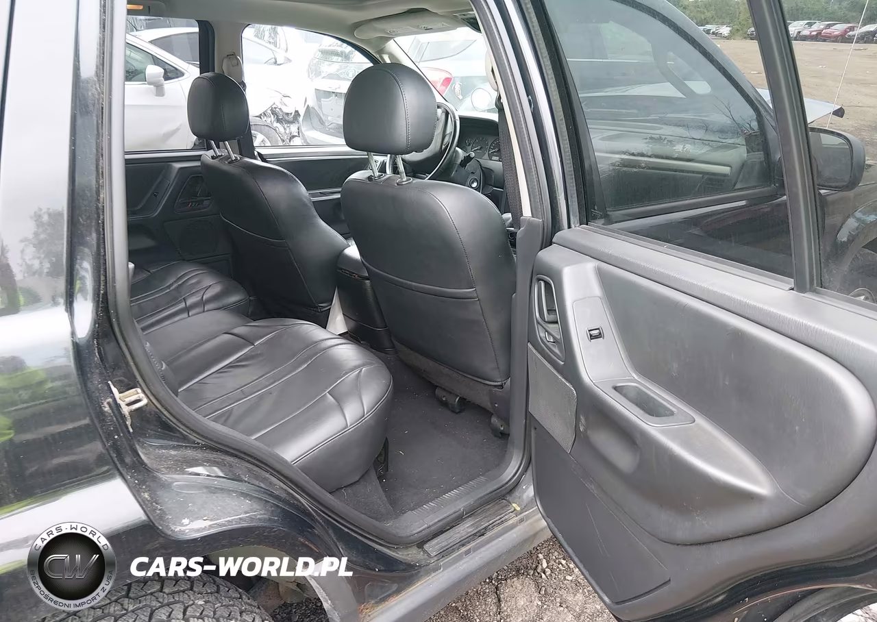 2004 Jeep Grand Cherokee Laredo VIN:1J4GW48SX4C380103 - 8