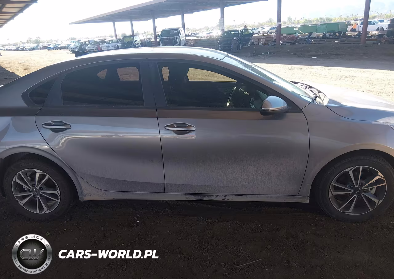 2024 Kia Forte Lxs VIN:3KPF24AD6RE747927 - 13