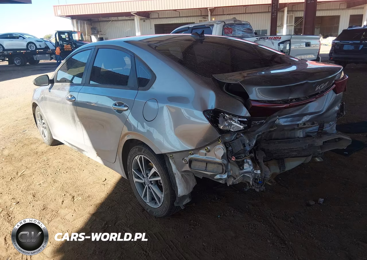 2024 Kia Forte Lxs VIN:3KPF24AD6RE747927 - 3