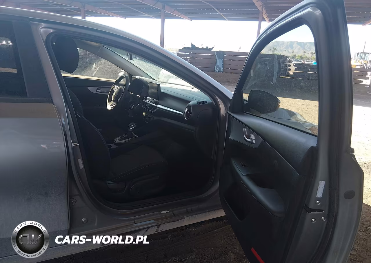 2024 Kia Forte Lxs VIN:3KPF24AD6RE747927 - 5