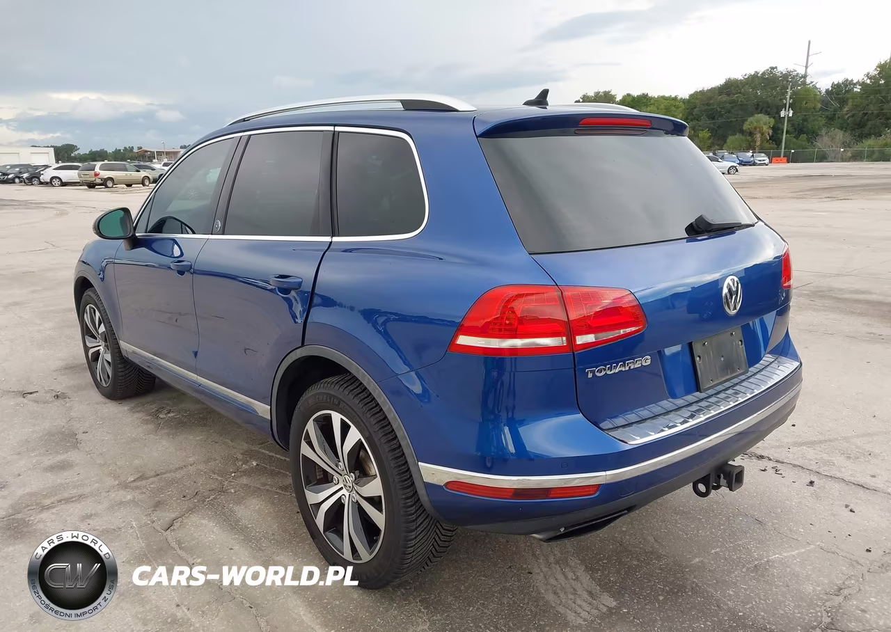 2017 Volkswagen Touareg V6 Wolfsburg Edition VIN:WVGRF7BP2HD004639 - 3