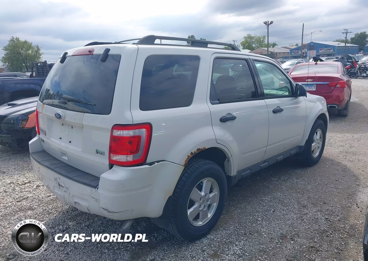 2011 Ford Escape Xlt VIN:1FMCU0DG7BKA73104 - 4