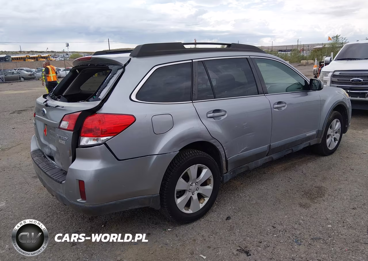 2010 Subaru Outback 2.5I Premium VIN:4S4BRBGCXA3348104 - 4