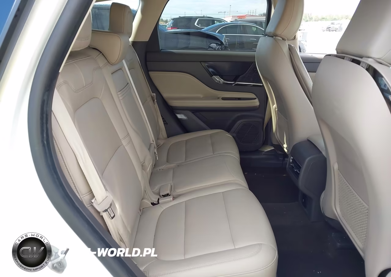 2021 Lincoln Corsair Standard VIN:5LMCJ1C98MUL16893 - 8