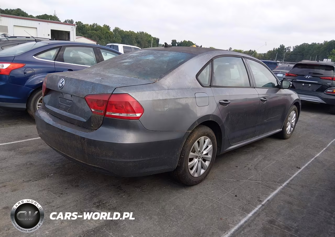 2015 Volkswagen Passat 1.8T Limited Edition VIN:1VWAT7A33FC065040 - 4