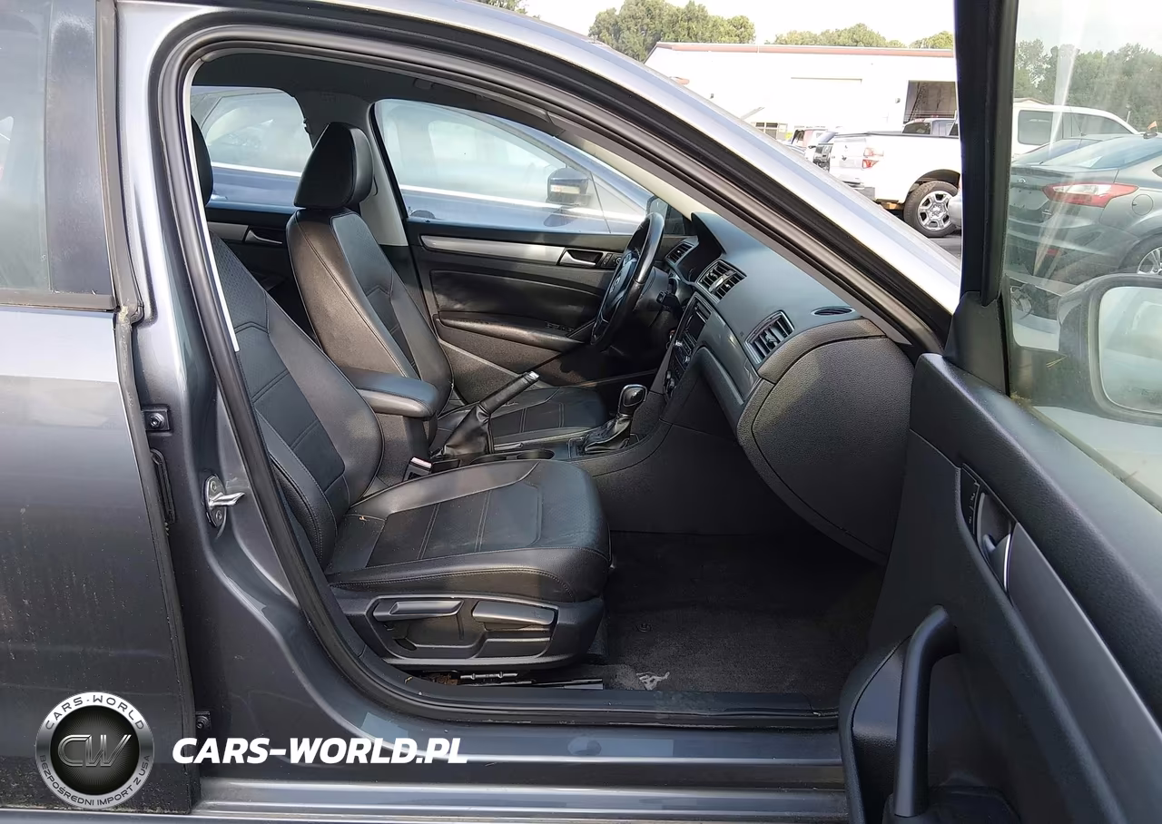 2015 Volkswagen Passat 1.8T Limited Edition VIN:1VWAT7A33FC065040 - 5