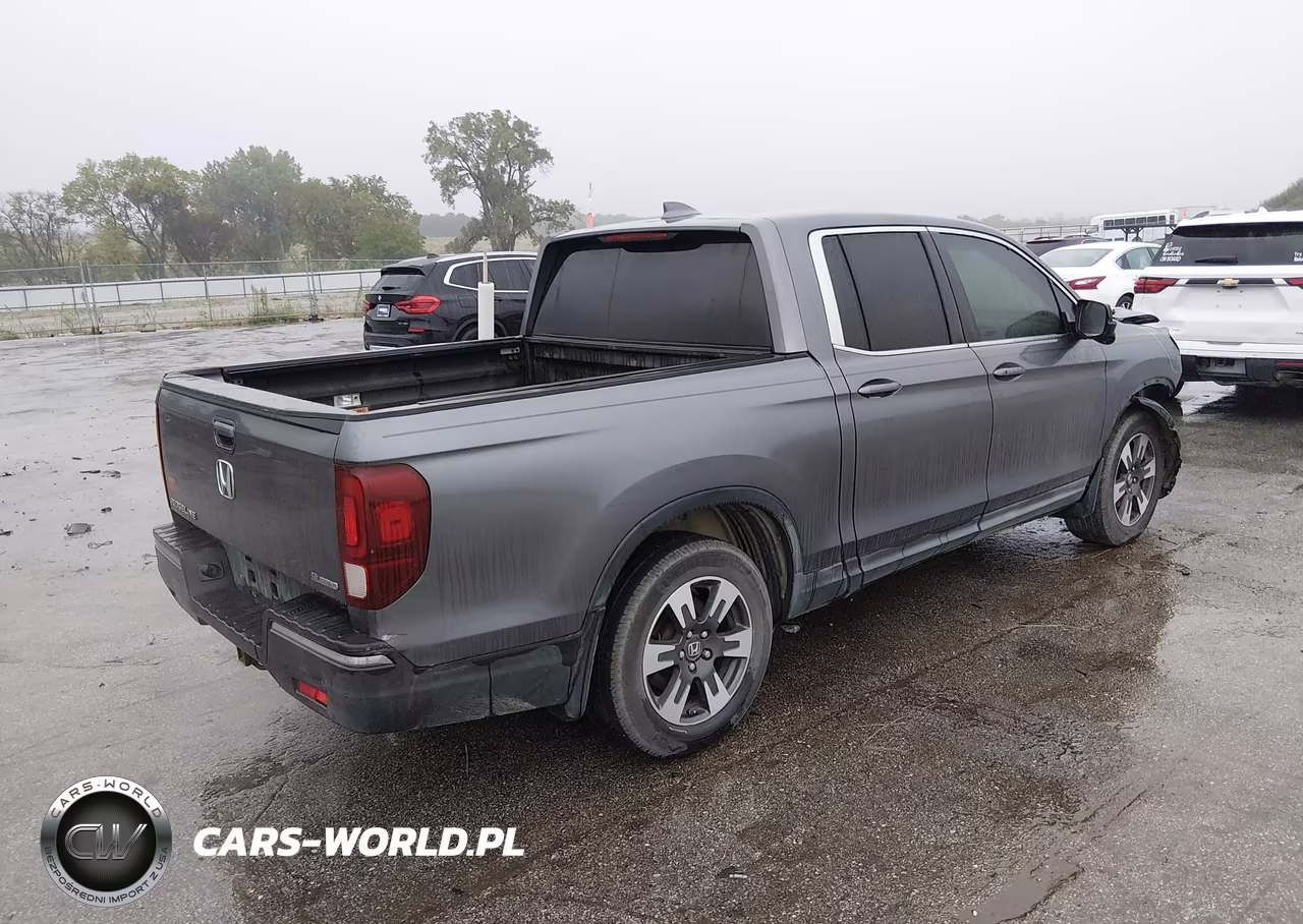 2017 Honda Ridgeline Rtl VIN:5FPYK2F68HB009358 - 4
