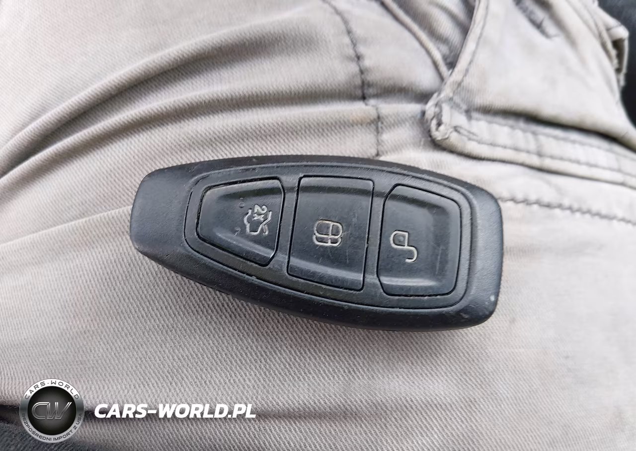 2012 Ford Focus Titanium VIN:1FAHP3N21CL150198 - 11