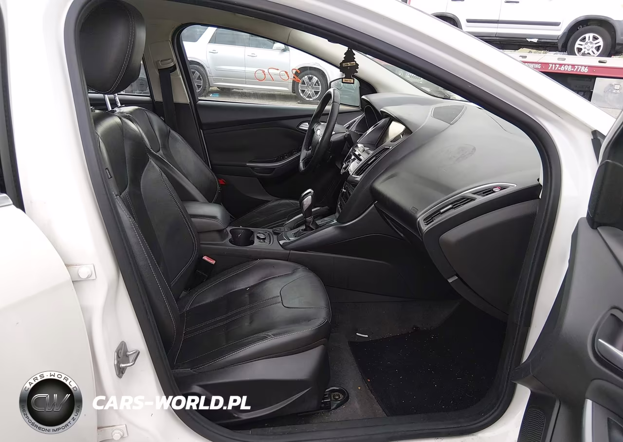 2012 Ford Focus Titanium VIN:1FAHP3N21CL150198 - 5