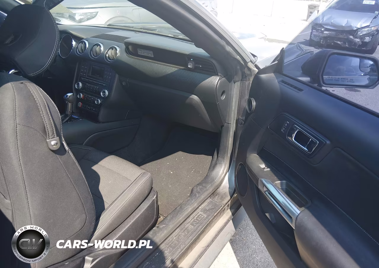 2016 Ford Mustang V6 VIN:1FA6P8AM5G5264890 - 5