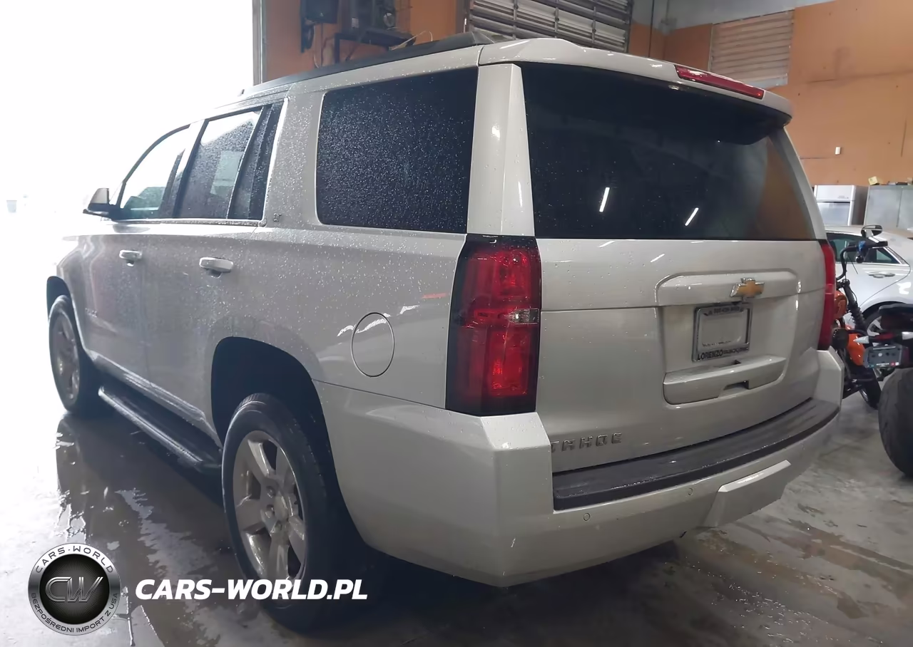 2019 Chevrolet Tahoe Lt VIN:1GNSCBKC6KR220459 - 3