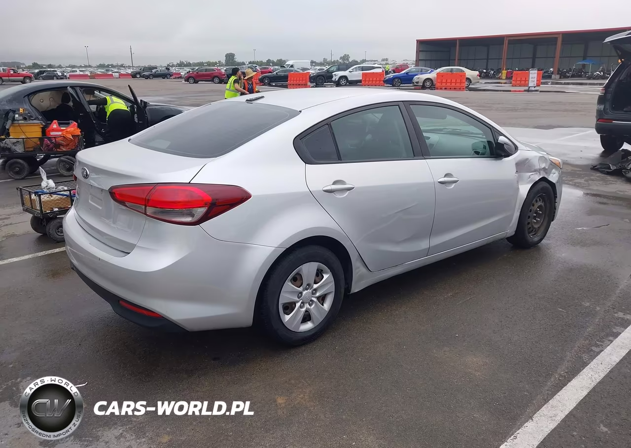 2017 Kia Forte Lx VIN:3KPFK4A71HE048598 - 4
