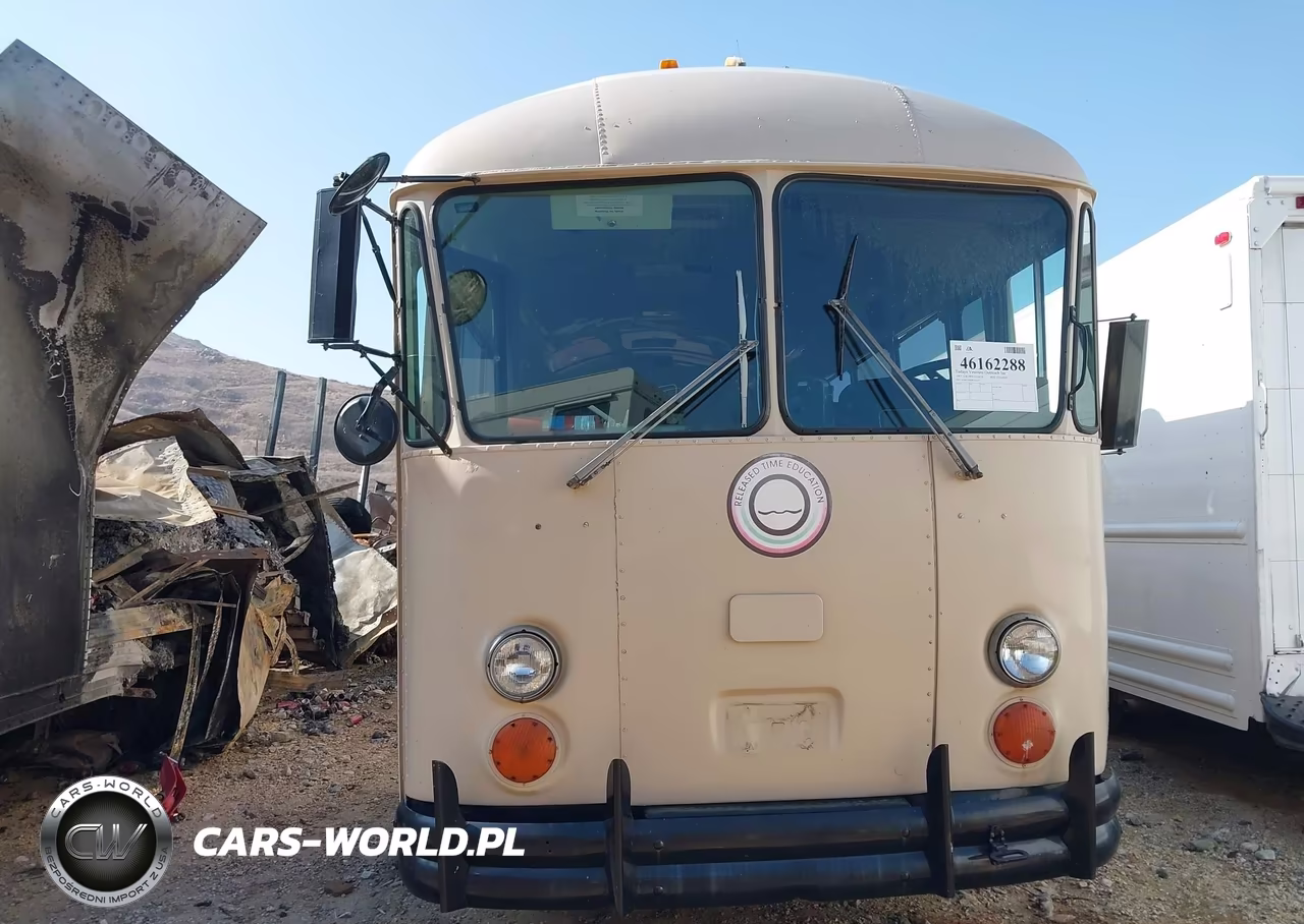 1987 Crown Coach Bus Chassis VIN:1C9HL14A6HC102247 - 14