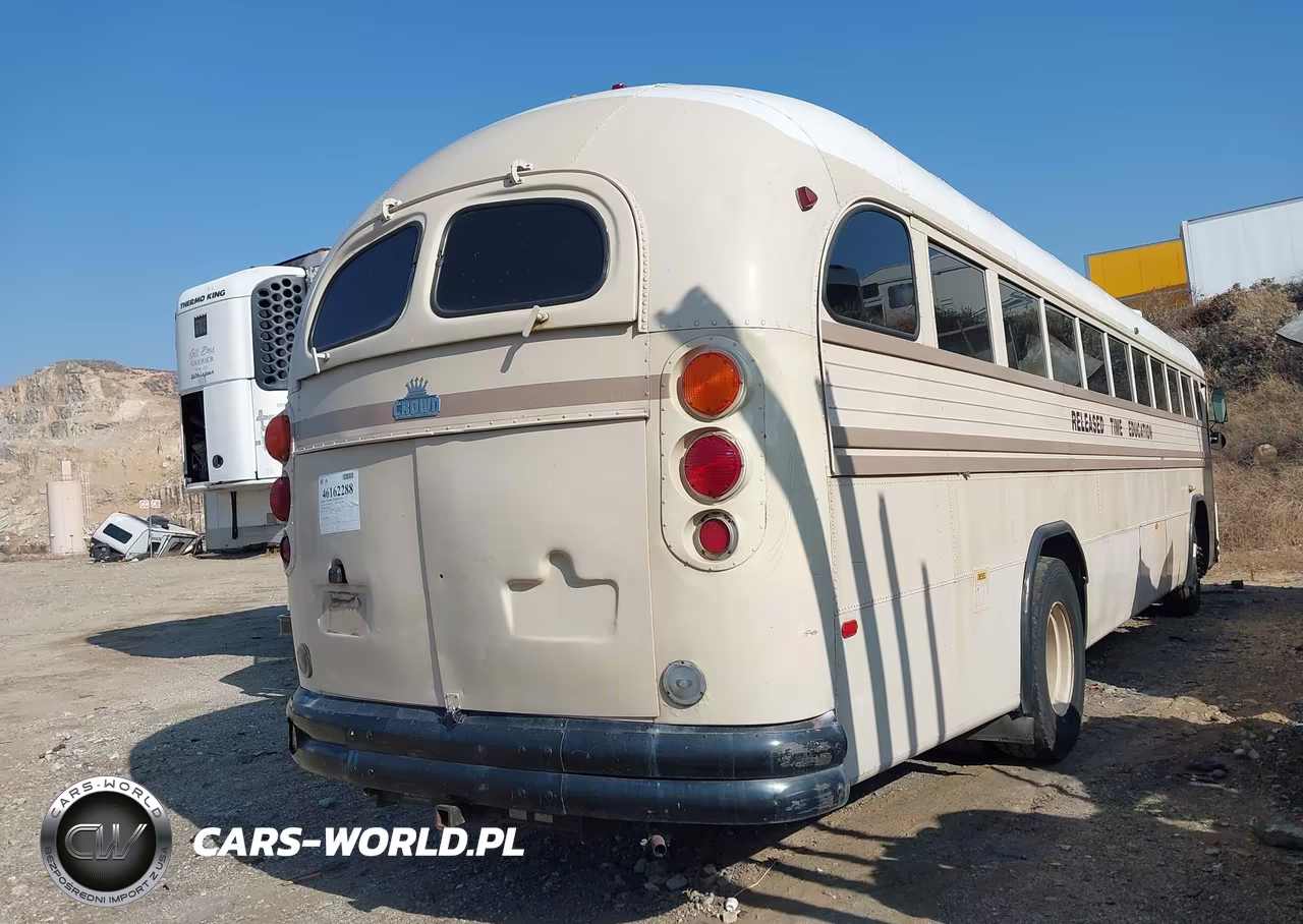 1987 Crown Coach Bus Chassis VIN:1C9HL14A6HC102247 - 4