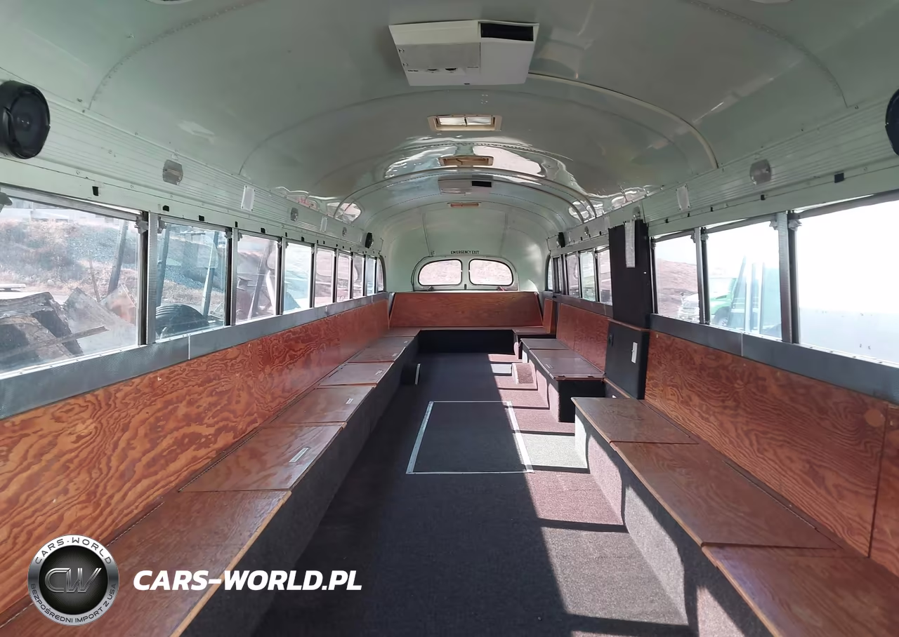 1987 Crown Coach Bus Chassis VIN:1C9HL14A6HC102247 - 6