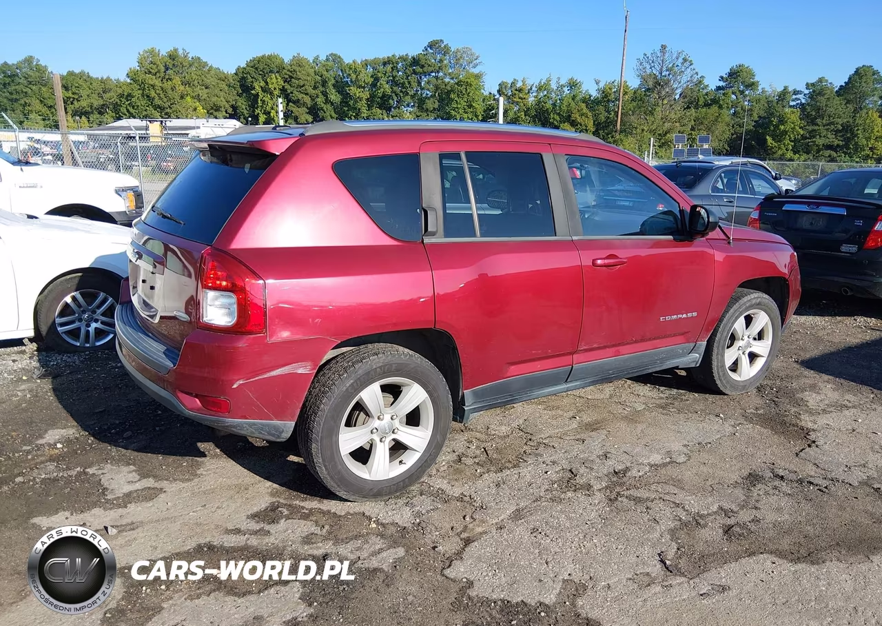 2013 Jeep Compass Latitude VIN:1C4NJCEB4DD205673 - 4