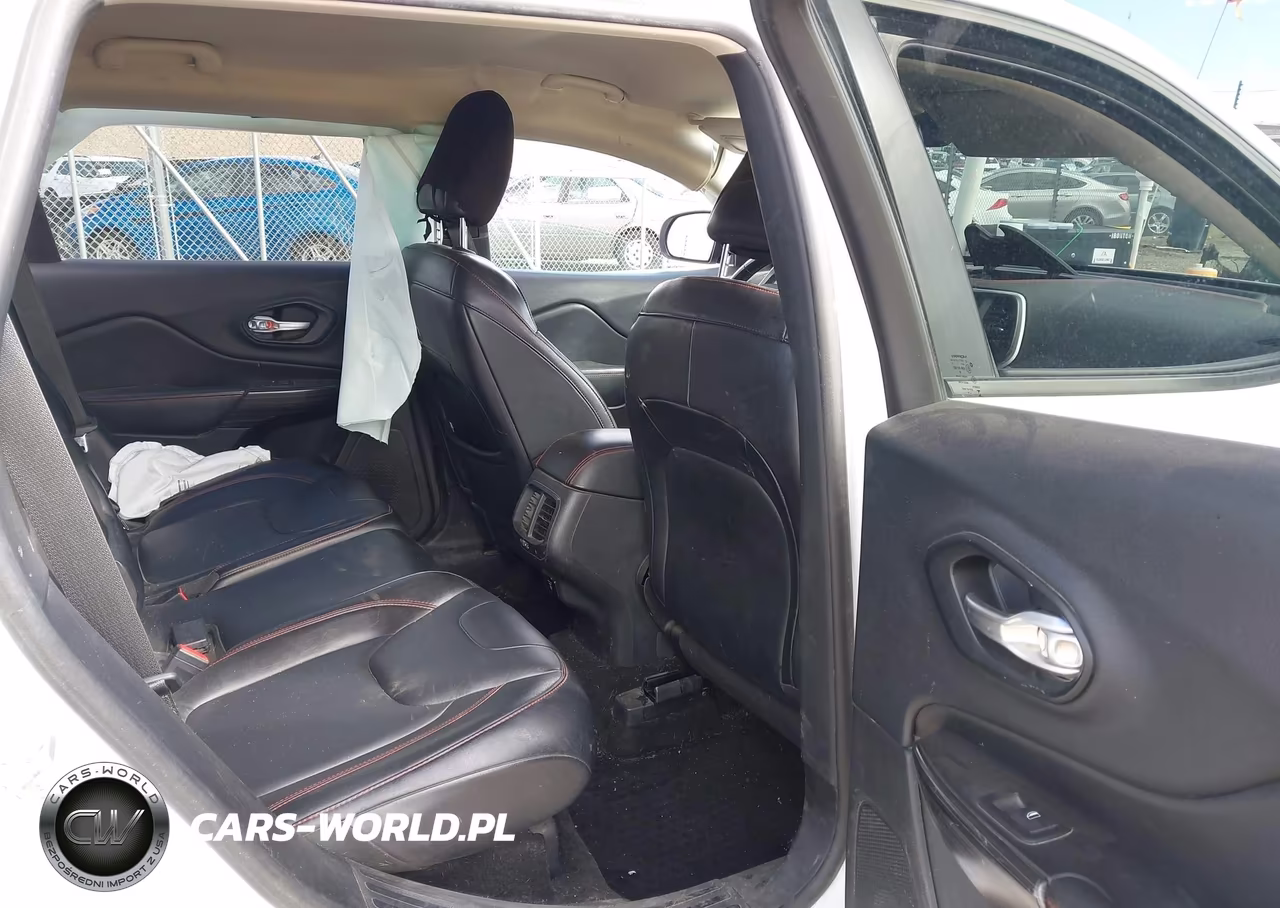 2014 Jeep Cherokee Trailhawk VIN:1C4PJMBS2EW317722 - 8