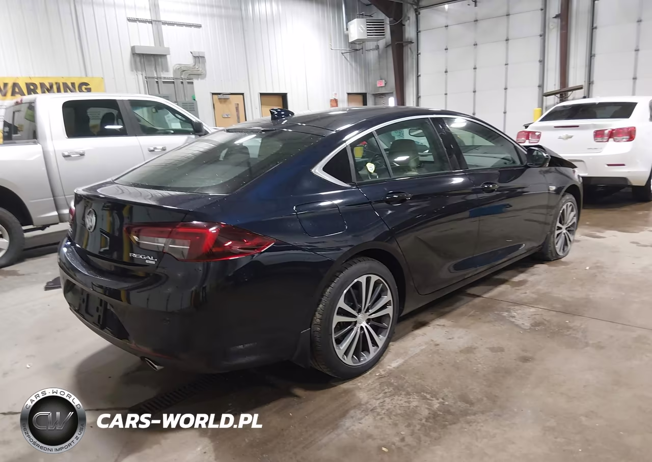 2018 Buick Regal Sportback Essence VIN:W04GR6SX3J1136338 - 4