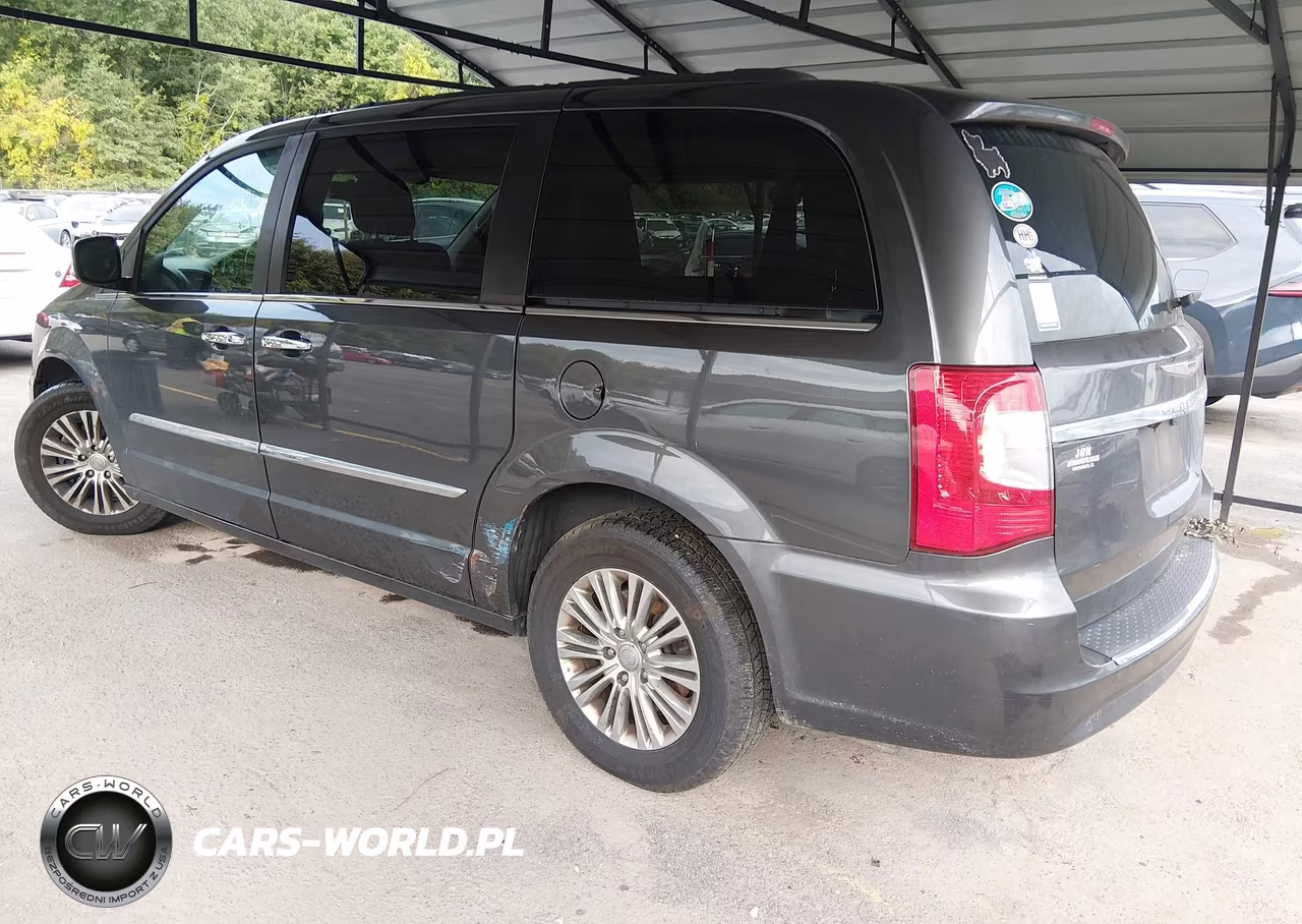 2015 Chrysler Town & Country Touring-L VIN:2C4RC1CG9FR610006 - 3