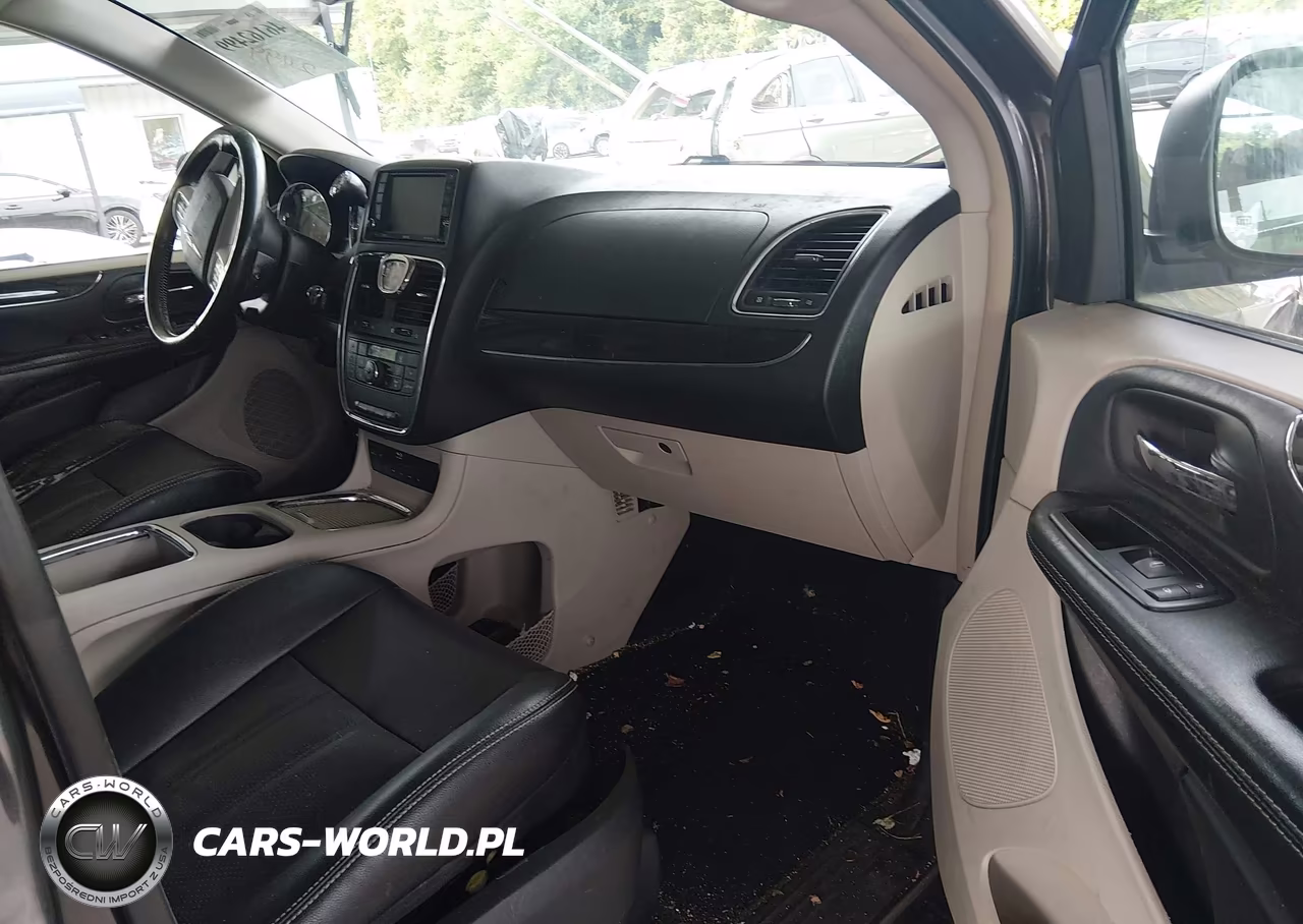 2015 Chrysler Town & Country Touring-L VIN:2C4RC1CG9FR610006 - 5