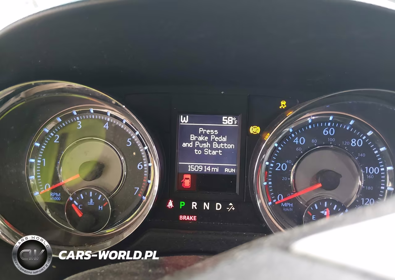 2015 Chrysler Town & Country Touring-L VIN:2C4RC1CG9FR610006 - 7