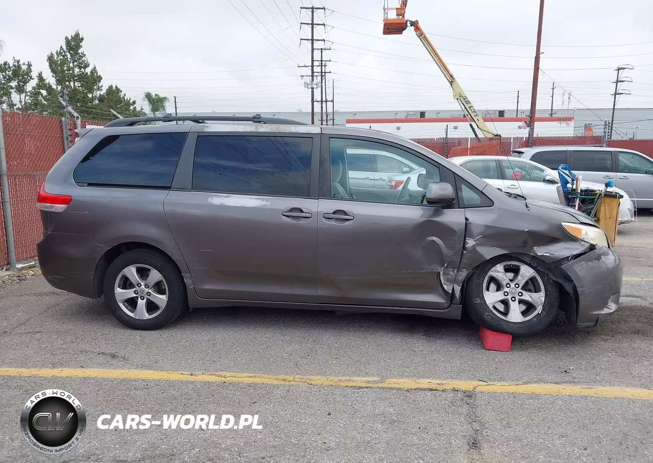 2012 Toyota Sienna Le V6 8 Passenger VIN:5TDKK3DC7CS218298 - 14
